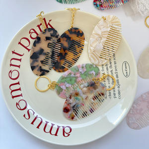 مشط صغير من الأسيتات مع سلسلة مفاتيح قابلة للتخصيص بشعار مخصص، هدايا ترويجية شخصية - Product Image 2