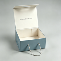 Boîte cadeau magnétique à rabat avec poignée, logo personnalisé, pelliculage mat, élégante, écologique, recyclable, emballage en papier auto-érecteur plat