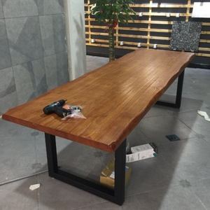 Nouvelle table à manger durable en bois massif avec pieds en métal, idéale pour l'extérieur, la salle à manger et les ensembles de salon - Product Image 1