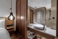 Fabrik-Großhandel Hotel-Schlafzimmer-Möbelset Esszimmer-Sofa Stuhl Massivholz Modernes Design 5 Jahre Garantie für Hotel Villa