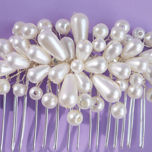Peigne à cheveux vintage fait main en perles en forme de goutte d'eau, pour chignon de mariée, accessoire de coiffure classique pour mariage, bijou 2026 - Product Image 4