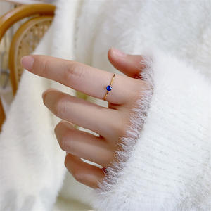 Anillo de compromiso de acero inoxidable minimalista delicado pequeño diamante apilable Simple oro fino pequeño CZ piedra solitario anillo de compromiso - Product Image 3