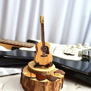 Support <span class=keywords><strong>de</strong></span> rangement pour médiators <span class=keywords><strong>de</strong></span> <span class=keywords><strong>guitare</strong></span> en bois, accessoire décoratif et portable pour <span class=keywords><strong>la</strong></span> pratique quotidienne, les performances sur scène et l'organisation <span class=keywords><strong>de</strong></span> <span class=keywords><strong>la</strong></span> salle <span class=keywords><strong>de</strong></span> musique - Product Image 4