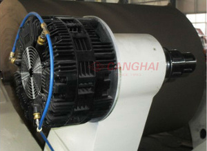 Nouveau support de bobine hydraulique sans arbre pour papier brut, pour ligne de production de carton ondulé 3/5/7 plis - Product Image 4