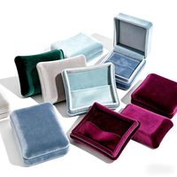 Boîte à bijoux rectangulaire de luxe en velours de haute qualité, résistante aux rayures, avec pompon, emballage cadeau en tissu doux, boîte à bijoux de mariage pour mariée
