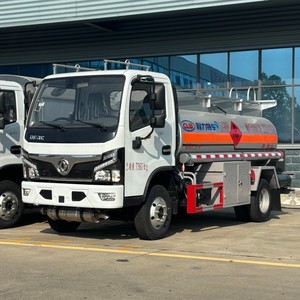 รถบรรทุกน้ำมันดีเซลขนาดเล็ก DONGFENG Duolika 4x2 พร้อมปั๊มสำหรับเติมน้ำมันเชื้อเพลิงที่ติดไฟได้ - Product Image 2