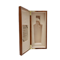 Boîte-cadeau de whisky de luxe personnalisée, vitrine en bois avec logo en métal pour le stockage des championnats