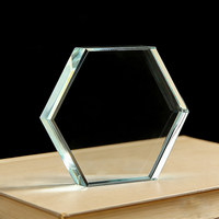 Presse-papiers en verre cristal transparent vierge de différentes formes, personnalisable avec gravure laser et impression couleur, bloc de cristal