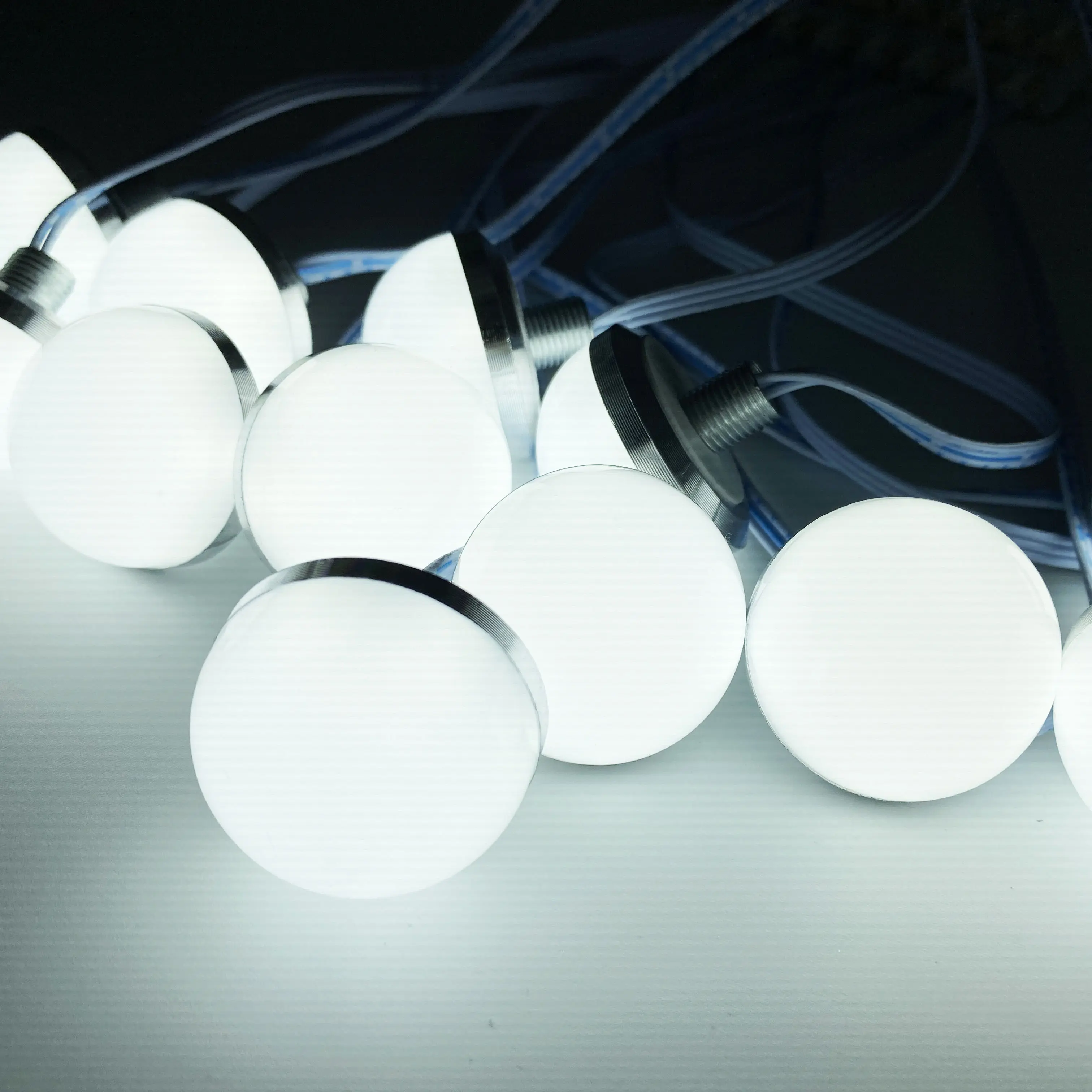 2024 Neuester Hollywood-Stil dimmbare LED-Schminkspiegel-Glanzlampen für Badezimmer und Schlafzimmer-Kommode
