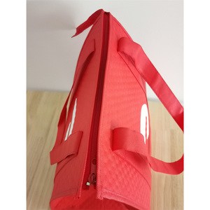 Sac fourre-tout isotherme rouge non tissé Sacs fourre-tout à provisions d'épicerie pressés à chaud personnalisés - Product Image 5