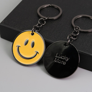 Llavero <span class=keywords><strong>de</strong></span> aleación <span class=keywords><strong>de</strong></span> zinc con colgante <span class=keywords><strong>de</strong></span> cara sonriente, colores dulces, versátil, <span class=keywords><strong>de</strong></span> gran venta - Product Image 3