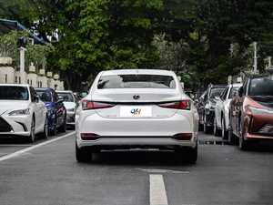 <span class=keywords><strong>Lexus</strong></span> ES 200 2023 Edición Excellence, Sedán de Lujo Usado Premium, 2.0L 127kW 173hp CVT FWD, Confort Ejecutivo, Seguridad Inteligente - Product Image 6