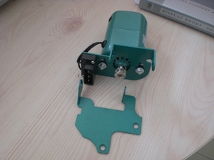 Nouvelle machine à coudre surjeteuse industrielle avec moteur 150W, haute vitesse et portable - Product Image 4