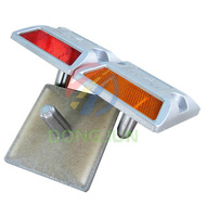 Marqueur routier blanc IP68, goujons routiers réfléchissants prismatiques haute intensité en aluminium, portée visuelle de 300 m, capacité de charge de 20T