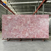 Dalle de pierre semi-précieuse rose de luxe, veine de cristal rose naturel pour mur d'accentuation intérieur de luxe en marbre