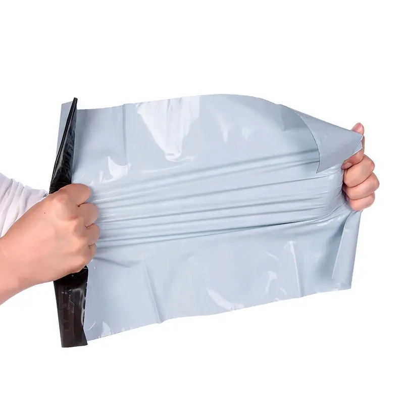 Logo personalizzato forte adesivo biodegradabile abbigliamento Poly Mailer Bag Mailing Packaging Bags sacchetti di spedizione in plastica per abbigliamento