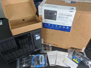 Servidor NAS QNAP TVS-H1688X Tower 16, Servidor de Red de Gran Capacidad con Seis Núcleos - Product Image 6