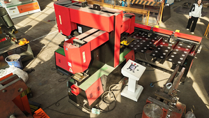 Machine de découpe et de poinçonnage hydraulique à trois têtes Q25Y pour le traitement des tôles d'acier - Product Image 3