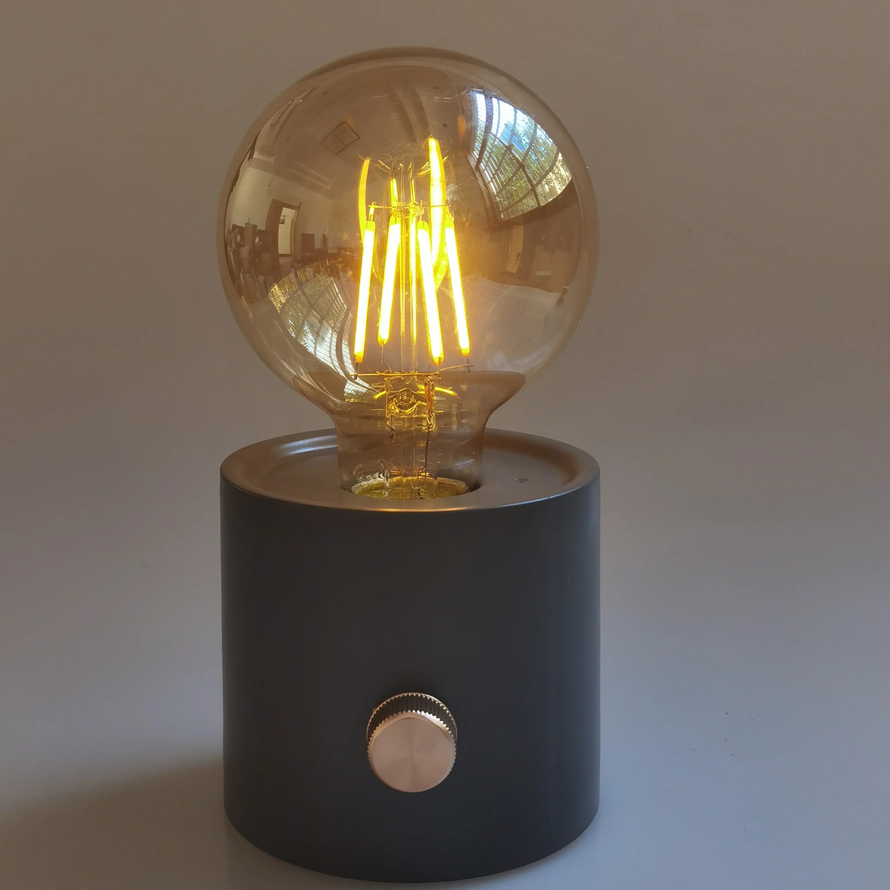 新しいマルチデザイン装飾調光可能レトロバッテリーランプ、ランプベース付きLEDフィラメント電球