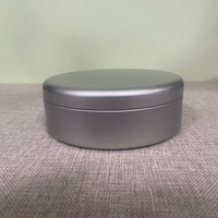 Boîte à gâteau en étain ronde noire et blanche de 135 mm de diamètre x 50 mm de hauteur avec couvercle à couronne pour pain, biscuits, bonbons, chocolat