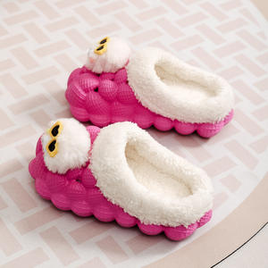 OLICOM Designer Nouvelles Chaussures de <span class=keywords><strong>Jardin</strong></span> pour Femmes en EVA Fourrure Chaude à l'Intérieur Maison Extérieur Semelle Épaisse Couleur Unie <span class=keywords><strong>Sabots</strong></span> d'Hiver pour Femmes en Gros - Product Image 3