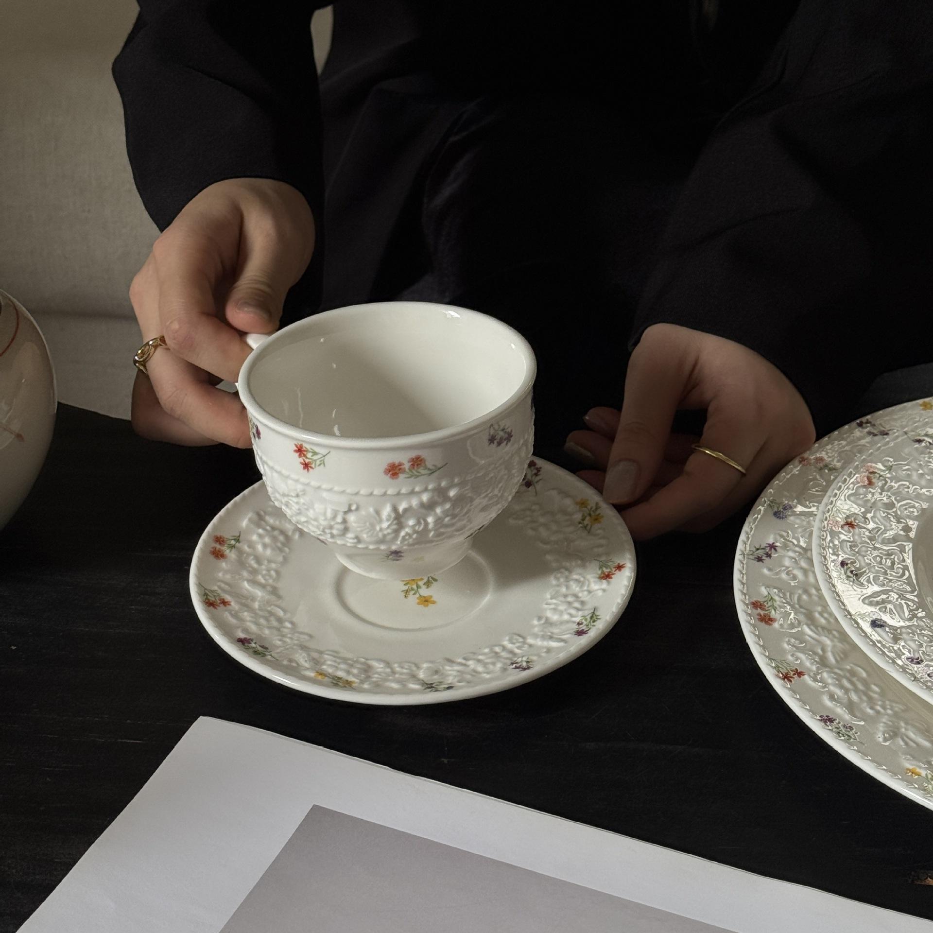 Holiday Manor Floral Cup and Plate 200ML