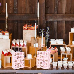 Sacs en papier Western Cowgirl avec nœud rose, sac cadeau en forme de botte et chapeau de cowgirl avec poignée, sac à bonbons et friandises Coquette pour fête d'anniversaire - Product Image 2