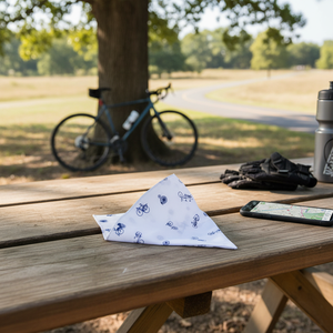 Mouchoir de cou à motif de vélo blanc - Product Image 3