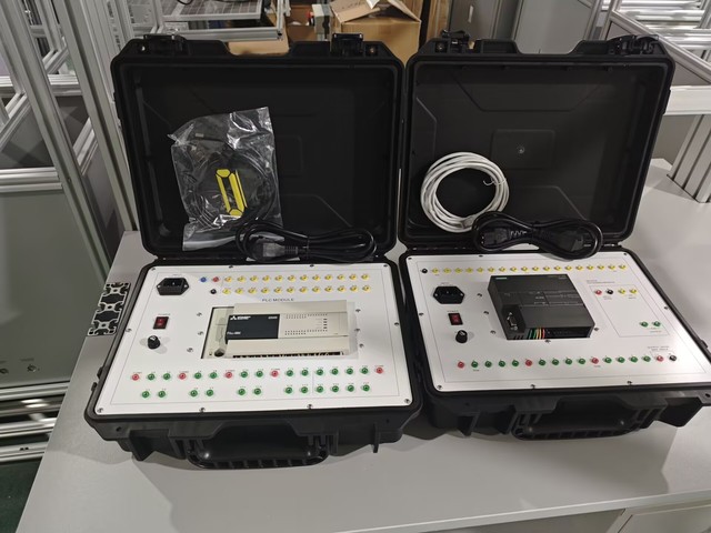 CAP-405B Siemens Programming Logic Controller module (Relay 18DI/12DO)