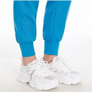 Ensemble de gommages coordonnés pour femmes LOGO PERSONNALISÉ Ensembles d'uniformes de gommage à manches courtes Infirmière avec poches Ensemble uniforme de clinique d'infirmière - Product Image 3