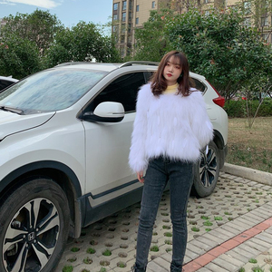 <span class=keywords><strong>Cappotto</strong></span> di <span class=keywords><strong>pelliccia</strong></span> sintetica di Design del cliente giacca di piume di struzzo di moda da ragazza cappotti caldi invernali per le donne - Product Image 5