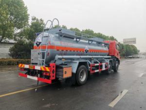 Camion citerne à eau diesel Dongfeng Tianjin 10,5 mètres cubes, boîte de vitesses manuelle, neuf, 6x4, transport corrosif, 251-350 ch - Product Image 2