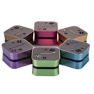 Porta Perfume Metálico para Auto con Diseño de Trébol de Cuatro Hojas, Personalizable, Regalo Creativo, Colores Variados - Product Image 1