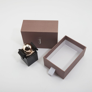 Véritable carton personnalisable Emballage de luxe pour petites femmes Boîte cadeau cosmétique pour les soins de la peau - Product Image 2