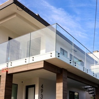 Poteau de clôture en verre réglable en acier inoxydable moderne EKOO pour balcon de villa avec rampe à fixation latérale