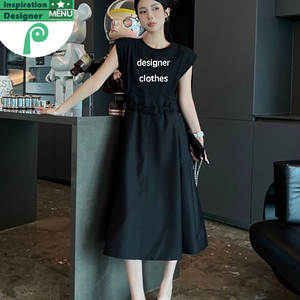 Robe de soirée élégante et tendance, inspirée des créateurs, avec logo haut de gamme, manches longues, coupe trapèze ajustée, entièrement noire, idéale pour les soirées et clubs. - Product Image 3