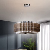 Lustre de style italien, luxe léger, pour salon et salle à manger, plafonds hauts, éclairage de villa, design inspiré, suspension moderne en verre