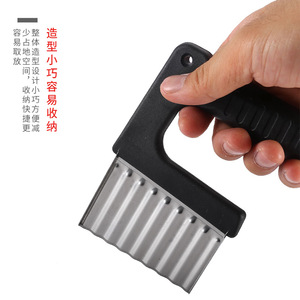 Cortador de patatas de acero inoxidable, cortador ondulado, cortador de verduras multifuncional de mano para uso en la cocina - Product Image 3