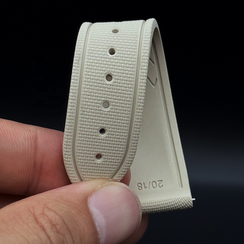 High Quality SportWatchband 20/21/22mm High-tensile Strength Luxury 18/19/23/24mm FKM Rubber Watch Strap Sailcloth Texture