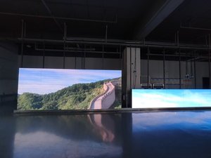 Mur d'affichage LED extérieur haute luminosité couleur pleine, installation fixe pour usage commercial et événementiel - Product Image 3