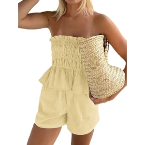 Ensemble deux pièces décontracté et élégant pour femme : haut simple à bordure en bois et short rayé - Product Image 3