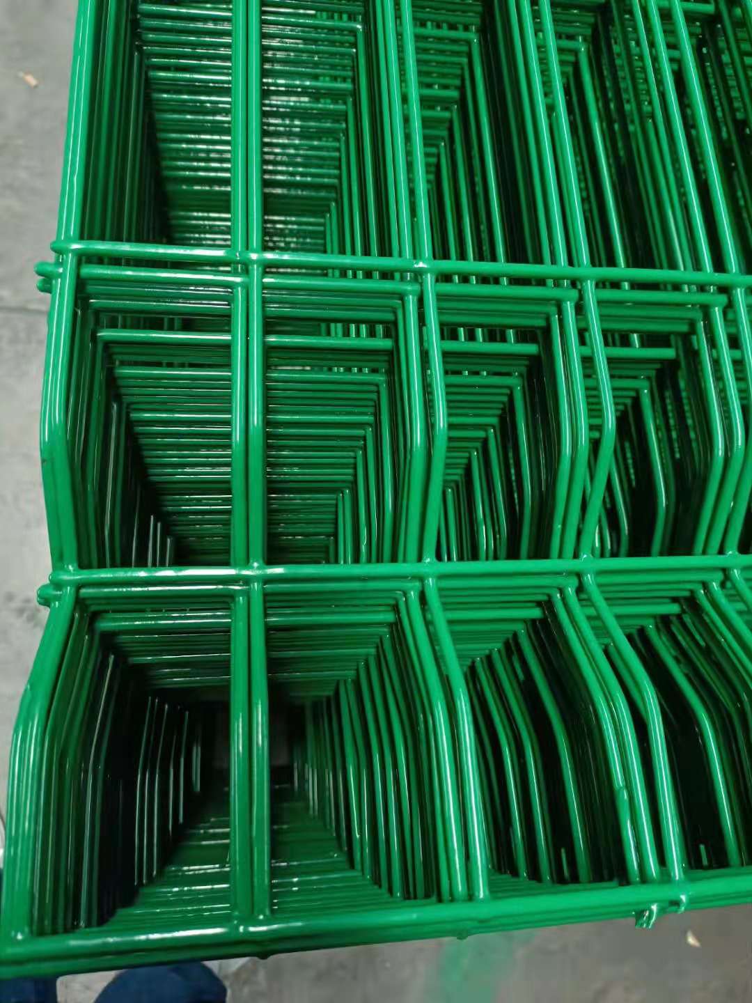 Home Outdoor Decorative Welded Wire Mesh Metal Curved Panel 3D Garden Fence