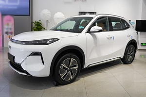 GEELY Galaxy Starship 7 EM-i Híbrido 2026, SUV Compacto de 120 km de Autonomía, Nuevo Eléctrico, 5 Puertas, 5 Plazas - Product Image 2