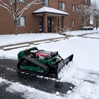 Tondeuse à gazon industrielle sans fil télécommandée sur roues avec lame à fléaux parallèles et lame à neige, vitesse de déplacement 0-4 km/h