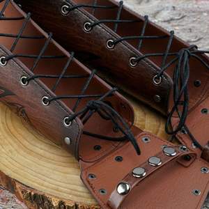 Armure Gothique Médiévale Large Poignets Brassards Punk Guerrier Renaissance <span class=keywords><strong>Pirate</strong></span> Chevaliers PU Cuir À Lacets Bracelet - Product Image 6