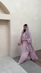 Nouvelle arrivée : Cardigan en mousseline de soie avec hijab assorti, abaya ample à manches longues et imprimé fleuri - Product Image 2