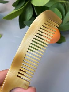 Peine de cuerno natural pulido a mano para un peinado suave del cabello suave en el cuero cabelludo e ideal para la rutina diaria del cabello - Product Image 4