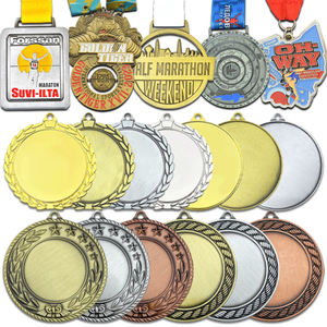 Conception de médailles 3D personnalisées en or, échantillon gratuit, médailles vierges en alliage de zinc pour marathon, course à pied, artisanat sportif en métal - Product Image 3