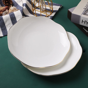 <span class=keywords><strong>Bone</strong></span> China Home Hotel Table Setting Ceramics Plato de cena de forma diferente Plato de encaje dorado Plato de comida occidental - Product Image 6