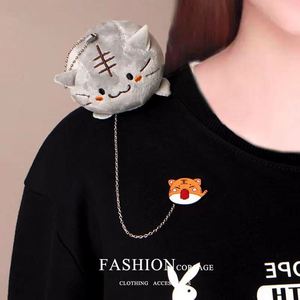 Broche de hombro de felpa de algodón con diseño de animales adorables: Tigre, Zorro, Gato, Dinosaurio. Relleno de algodón PP. Adorno y accesorio de ropa. - Product Image 3